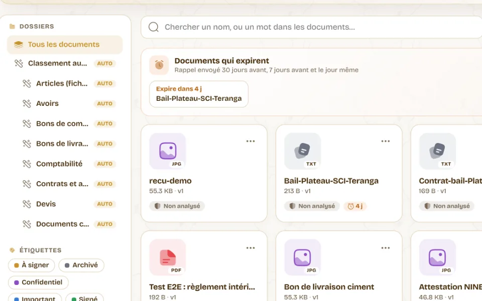 Gros plan de la GED : dossiers du classement automatique, recherche et documents qui expirent
